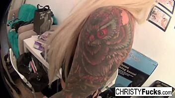 Sexy babes Christy and Kirsten fuck each other silly