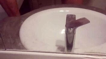 Amateur gay guy pleasures himself