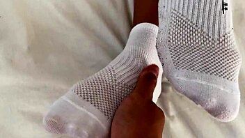 stepbrother cums from footjob