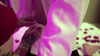 Is valentines day sex with brunette really romantic?