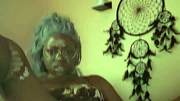 nae playing with her pussy