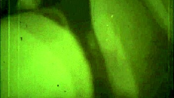 Vintage lesbiske elskere i mørkt London swinging sixties