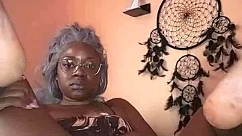 nae playing with her pussy