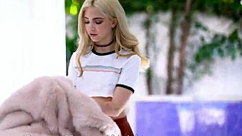 Tiny4k spinner bends over for wild new tricks