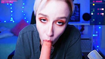 Short hair cam slut teases with dildo sucking