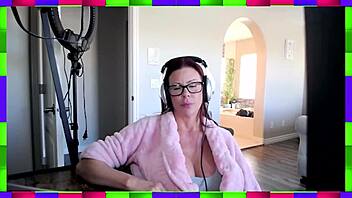 Alexis Fawx In Gangbang Facial Cumshot.