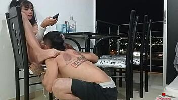 encuentro a la cachonda de mi hermanastra enfiestada y me la termino follando parte 2 😈