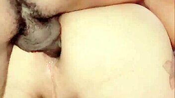 negro me masturba mi culo