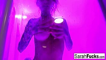 i'm watchin this bad ass tattooed milf masturbatin wetly, it's so artistic n' hot