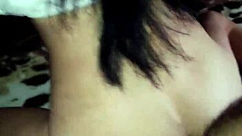 This model gets fucked in the ass close up at home