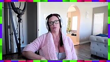 Alexis Fawx In Gangbang Facial Cumshot.