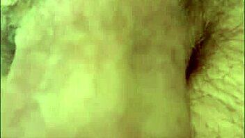 Skåda mig svälja sperma under näsduk, bisexuell