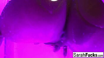 i'm watchin this bad ass tattooed milf masturbatin wetly, it's so artistic n' hot