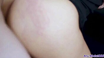 dejo que mi jefe me folle en la oficina para mantener el trabajo