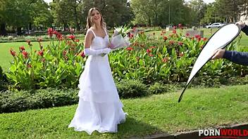 Zukünftige Braut Rebecca Volpetti betrügt mit Fotografen in hartem Anal