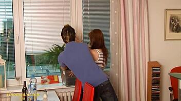 Эй, мне только 18, хочешь показать что-то грязное сегодня ночью?