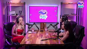 a giselle berdnarski deixou a monique bertolini com muito tes�o