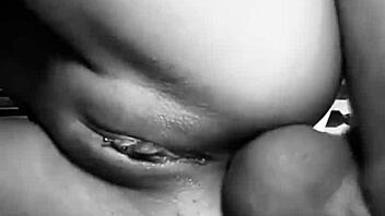 Novinha takes anal dick and orgasms hard