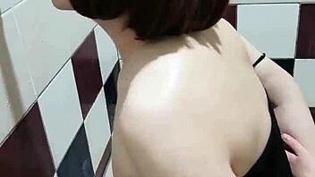 Cowok Asia belajar skill blowjob di sesi panas