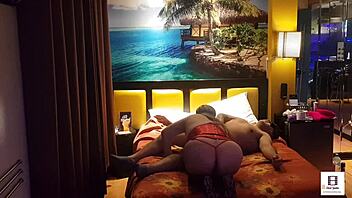 peruanita en corset rojo 🔥