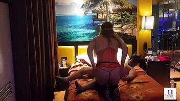 peruanita en corset rojo 🔥