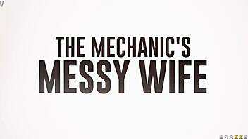 Gianna and Bella get messy in threesome