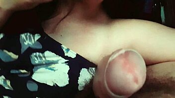 japanese secretary sucks cock