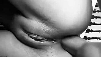 Novinha takes anal dick and orgasms hard