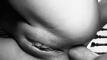 Novinha takes anal dick and orgasms hard