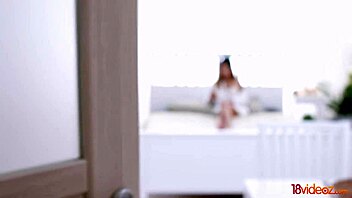 Tattooed pierced teen roxy lips creampie 😘