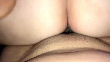 Hot Latina Mami gets kinky in the final 2020 sex session