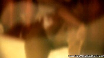 Água refresca sua beleza asiática exótica