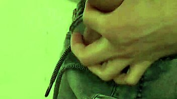 hey, caught a guy jerking off and gave him a hot blowjob