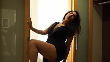 yo, check desi bhabi maya showing off her nude body on webcam! 🔥💦