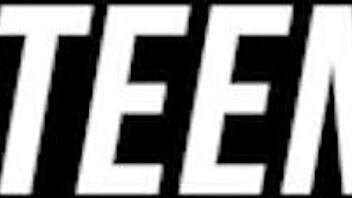 Luna Corazon masturbates to orgasm on the desk