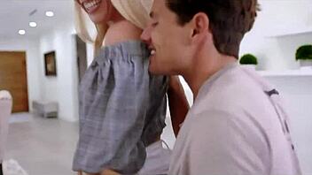 Ей, защо завареният брат и заварената сестра чукат пред приятел така?