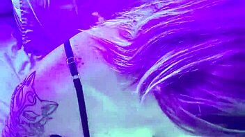 Oiled Tranny Gets Anal With Feet Up!