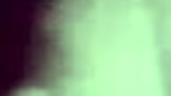 Asiatisk kone Miss Bea onanerer og drømmer om knull med mann og poler