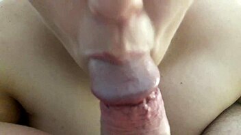 my awesome girlfriend sucking and licking my dick 😋