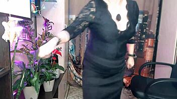 Seductive mother indulges in solo pleasure with enticing dance performance