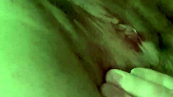 lick that pussy with vibrating toys!