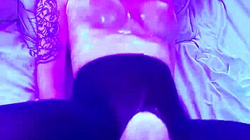 Oiled Tranny Gets Anal With Feet Up!