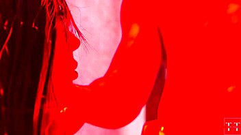 that bodybuilder is giving her rough cunilingus until she orgasms