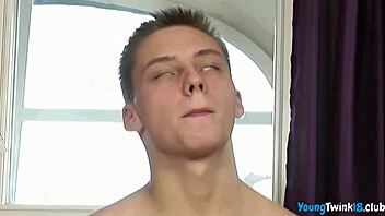 Threesome and hard gay porn action.