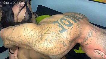 Fiz o moreno paga um boquete depois meti forte no cu dele