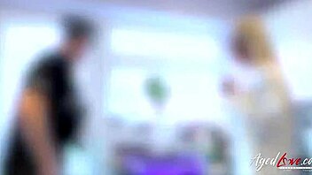 AgedLove Masér používá svůj penis k potěšení těla zralé ženy