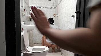 Hermoso hombre y me folla rico y mas encima quiere que le meta la lengua en el culo y se lo enjabone suavemente