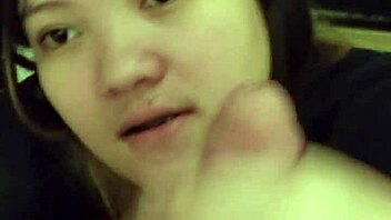 my asian gf suckin my dick