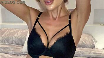 वाह, मॉली वोल्क्स की जंगली ऑस्ट्रेलियन ओर!