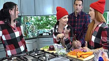 हॉलिडे सीजन फैमिली फन सेरेना हिल और वायलेट स्पाइस के साथ